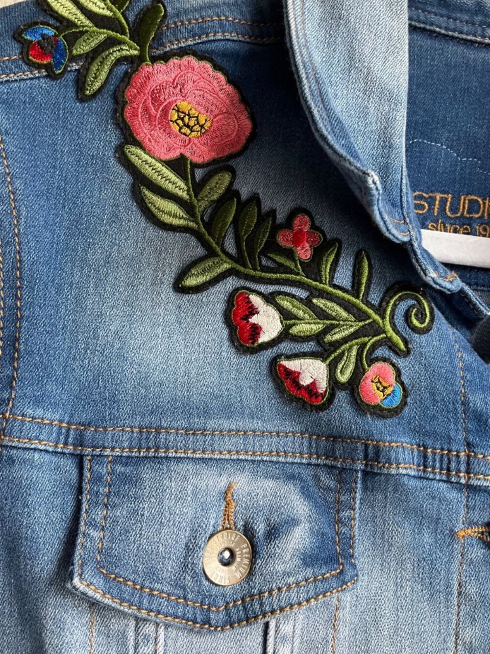 Studio F Med Embroidered Denim Jacket Floral & Tiger Stretch Boho Made Colombia - Picture 3 of 16